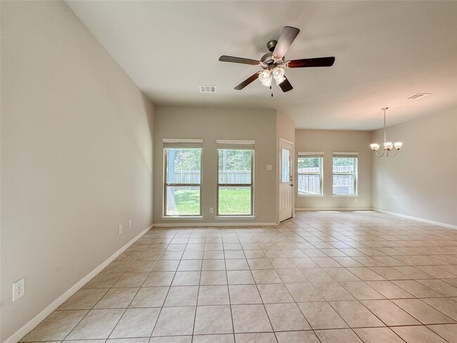 Photo - 105 Camelot Pl Ct