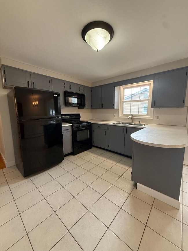 Photo - 27 Janet Dr Unit 2nd Floor