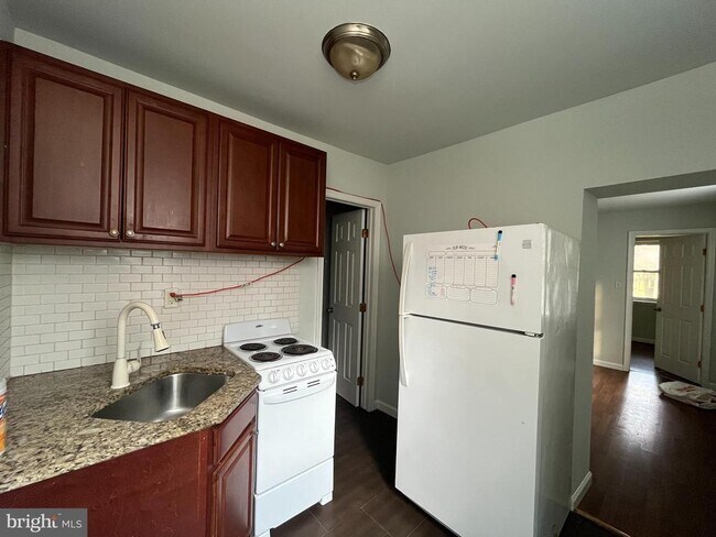 Photo - 425 N 41st St Unit 1ST FL REAR