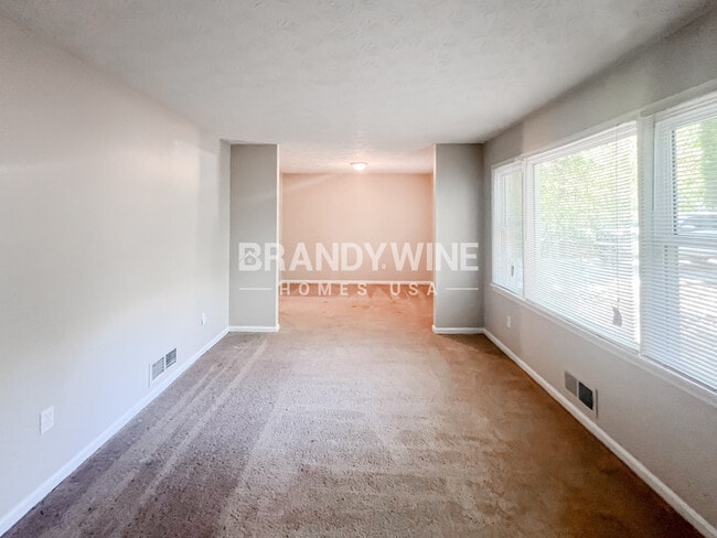 Photo - 156 King David Dr SW