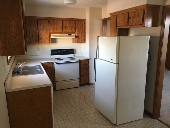 Kitchen - 513 Cantebury Dr Unit B