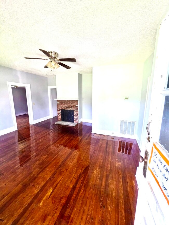 Photo - 101 East St