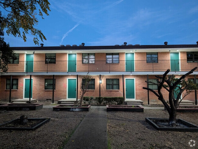 Building Photo - Nuvo Luna Rental