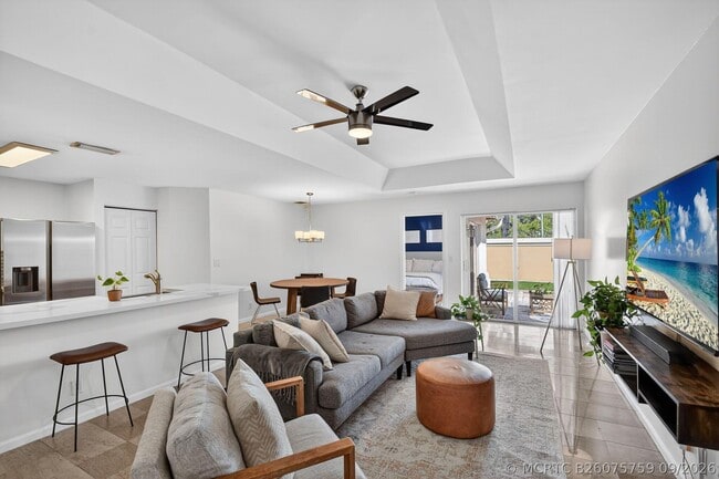 3387 Commodore Ct