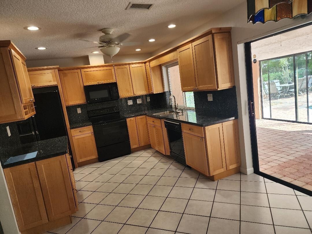 Photo - 8280 NW 5th St