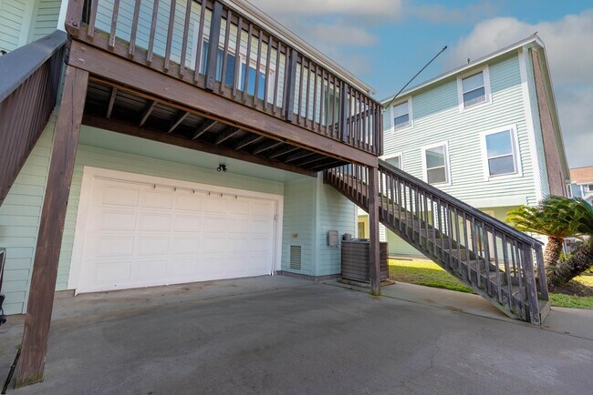 Photo - 3100 75th St