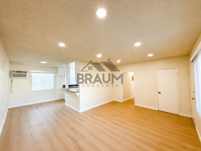 Photo - 13115 Oxnard St Unit 19