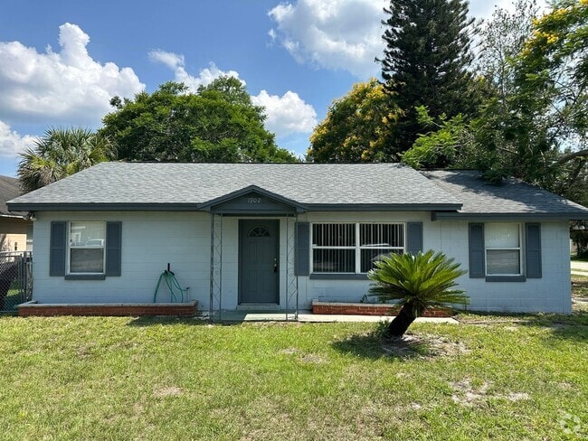 Building Photo - Winter Park Corner Lot Rental