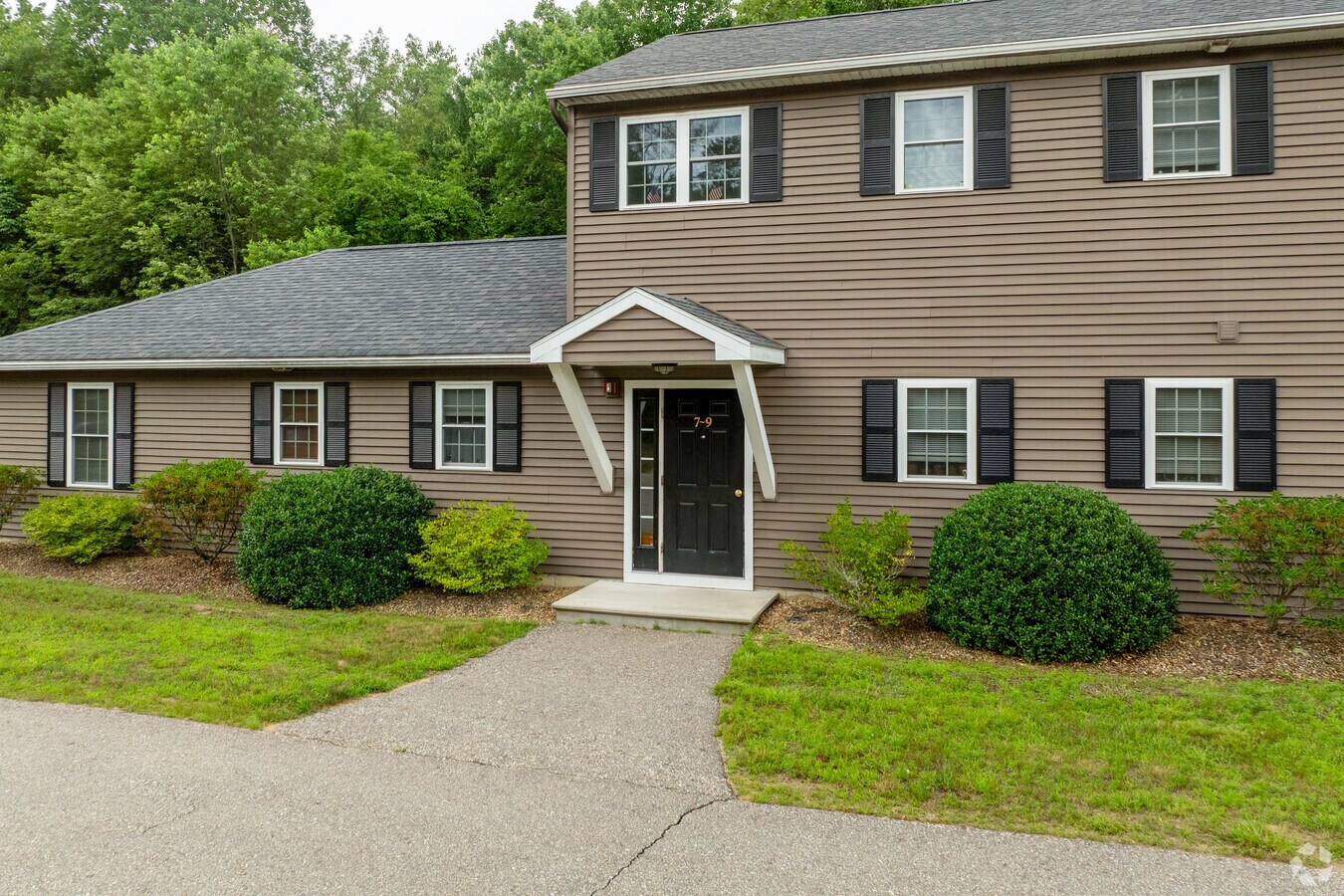 Entrance - Woodland Apartments