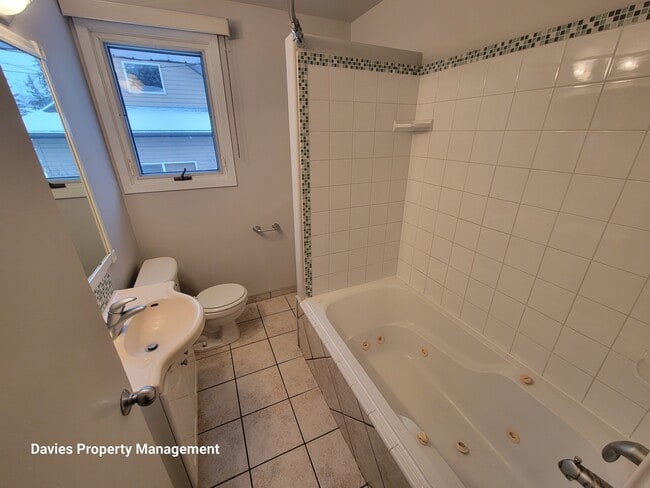 Photo - 9239-9148 148 St NW