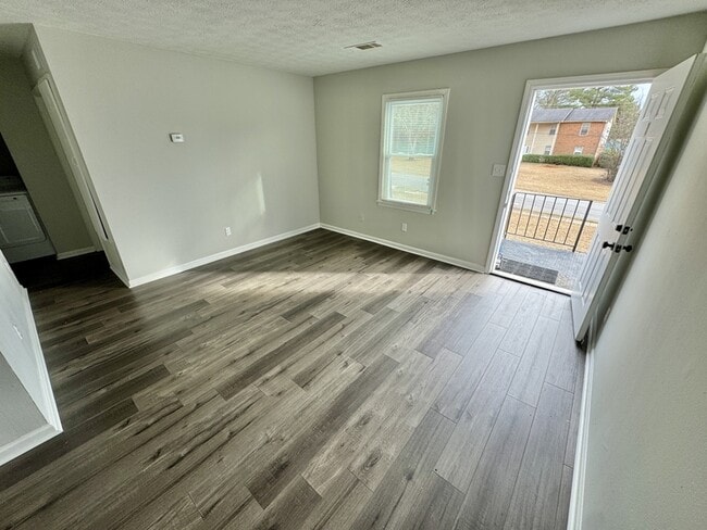 Photo - 117 Appleton Blvd