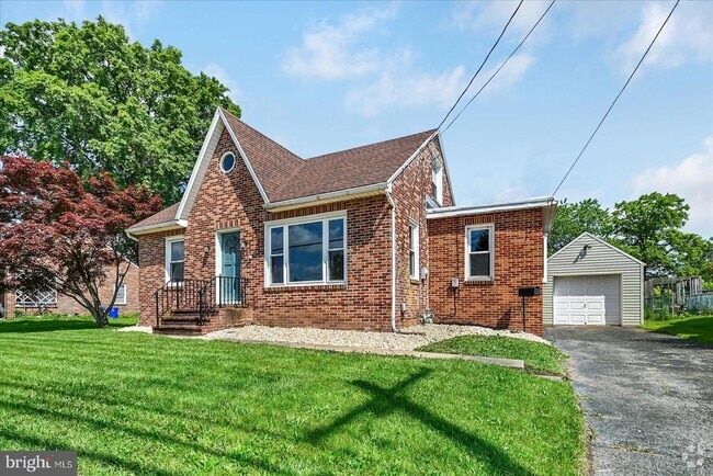 Building Photo - 101 E Canal Rd Rental