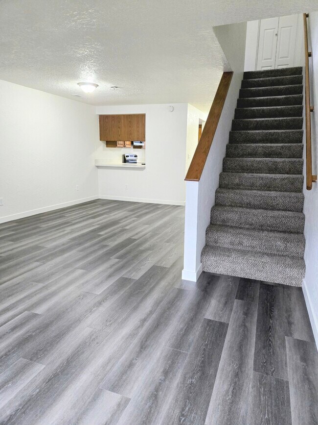 STAIRS - St James Condominiums