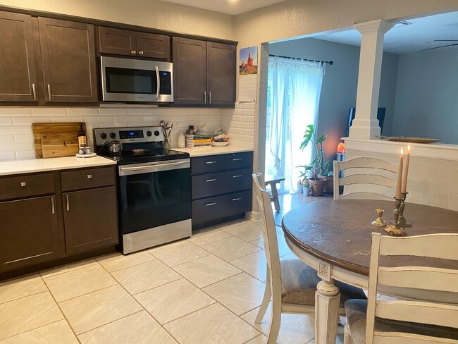 Photo - 1625 Farmington Ave