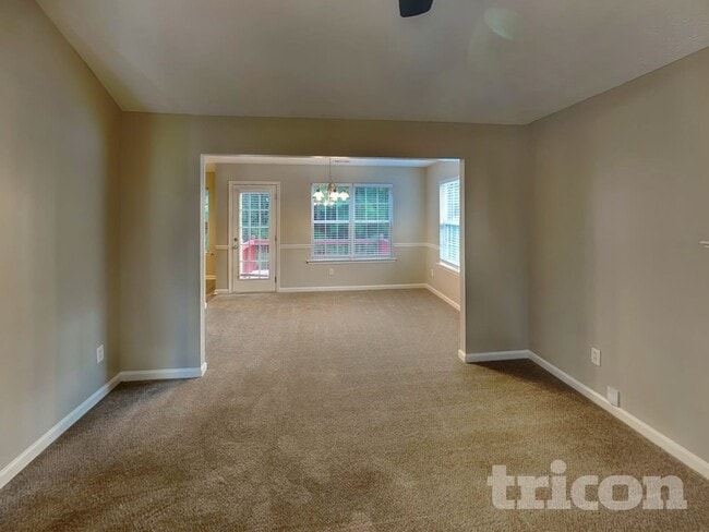 Photo - 1420 Buckingham Pl