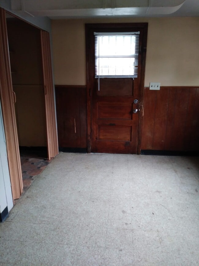 Nivel inferior en la puerta trasera - 4113 Wooded Way