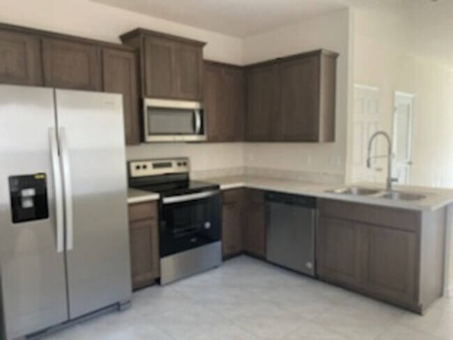 Photo - 911 Capitol Pkwy