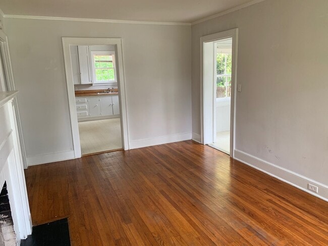Photo - 2 Bed, 1 Bath in Rosewood | Available Late August