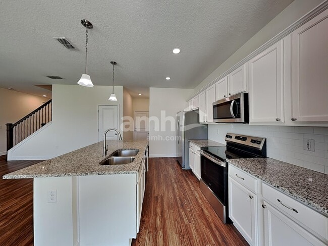 Photo - 4706 Reisswood Loop