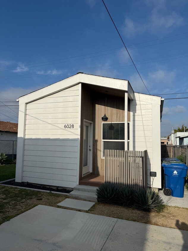 Photo - 6028 7th Ave (Los Angeles, CA)