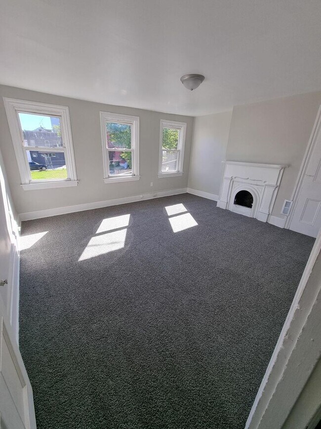 Photo - Newly Remodeled 2-Bed, 1-Bath Spacious Hou...