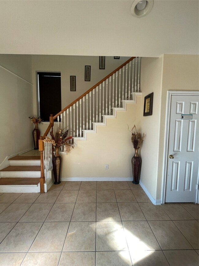 Photo - 26864 Calgary Pointe Dr