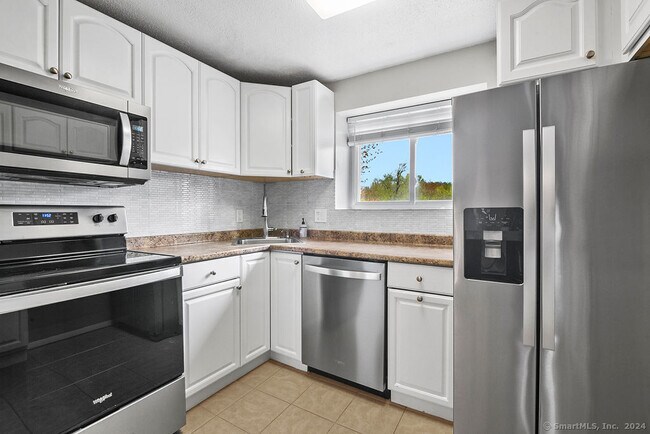 Photo - 35 Carillon Dr Unit # D