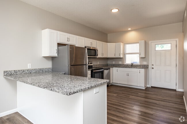4BR, 2BA - 1,600SF - Kitchen