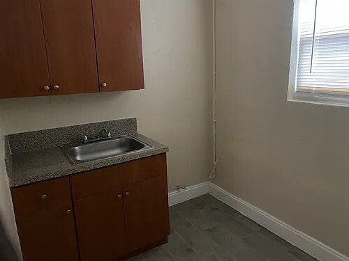 Photo - 1718 NW 2nd Ct