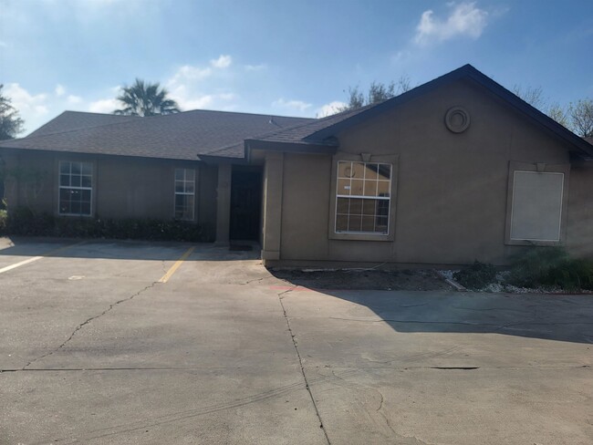 Building Photo - 506 Shiloh Dr Unit 5