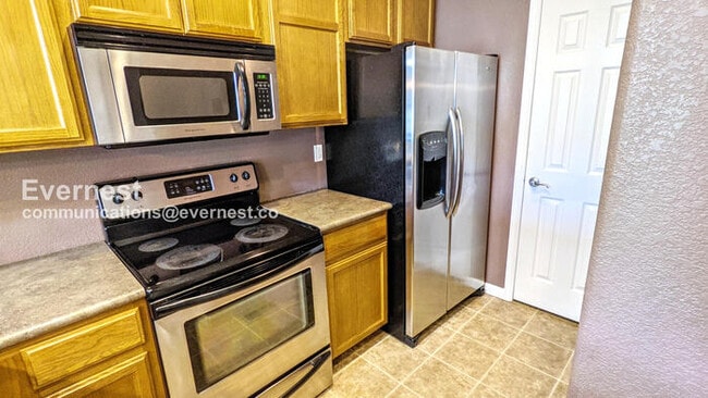 Photo - 2921 Kansas Dr