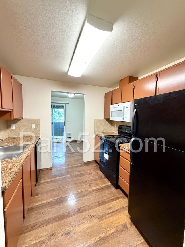 Photo - Puyallup Area 2 Bedroom 2nd Floor Apartment Unit 17702-C