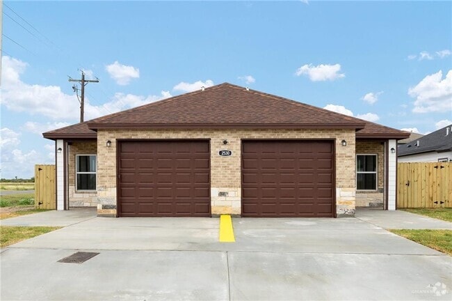 Building Photo - 2530 N Vly Cir Rental