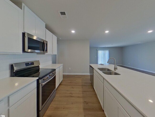 Photo - 575 Wooden Duck St