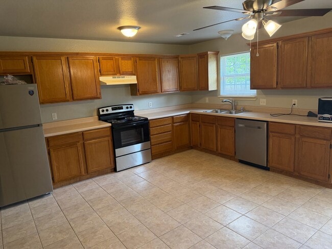 Photo - 720 Appleridge Dr