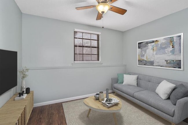 Photo - 618 E Johnston St