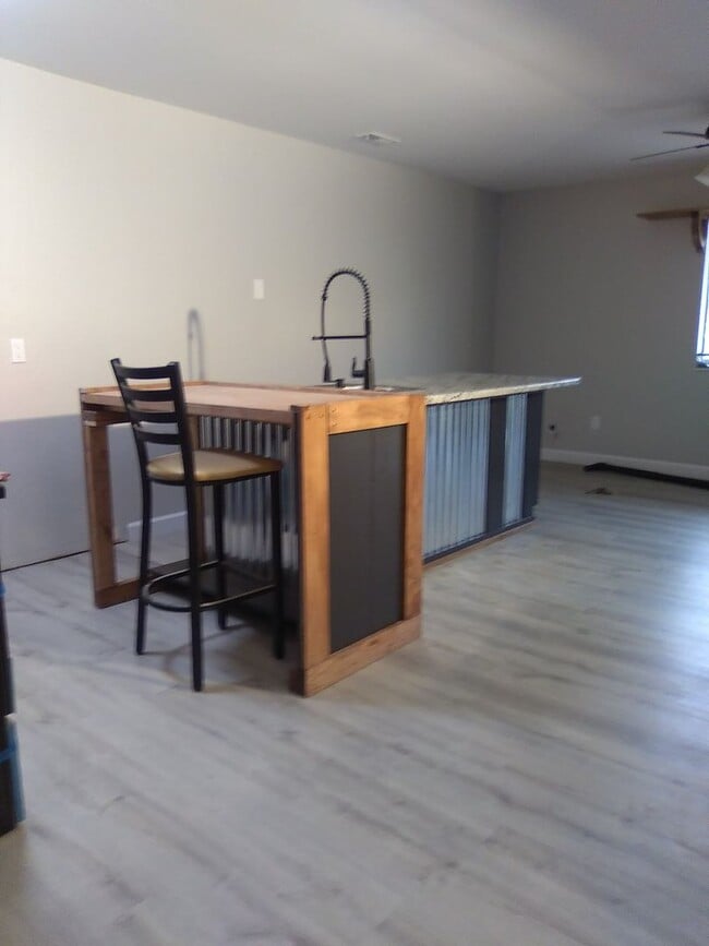 Photo - 2 Bedroom , 1 Bathroom Apartment! Unit 33 Osage Ridge Rd #5