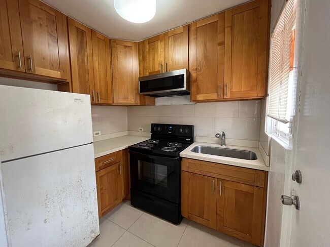 Photo - Waikiki: Upper Floor 1 Bed, 1 Bath Apartment Unidad E
