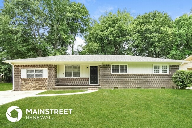 Building Photo - 690 Brooksdale Dr