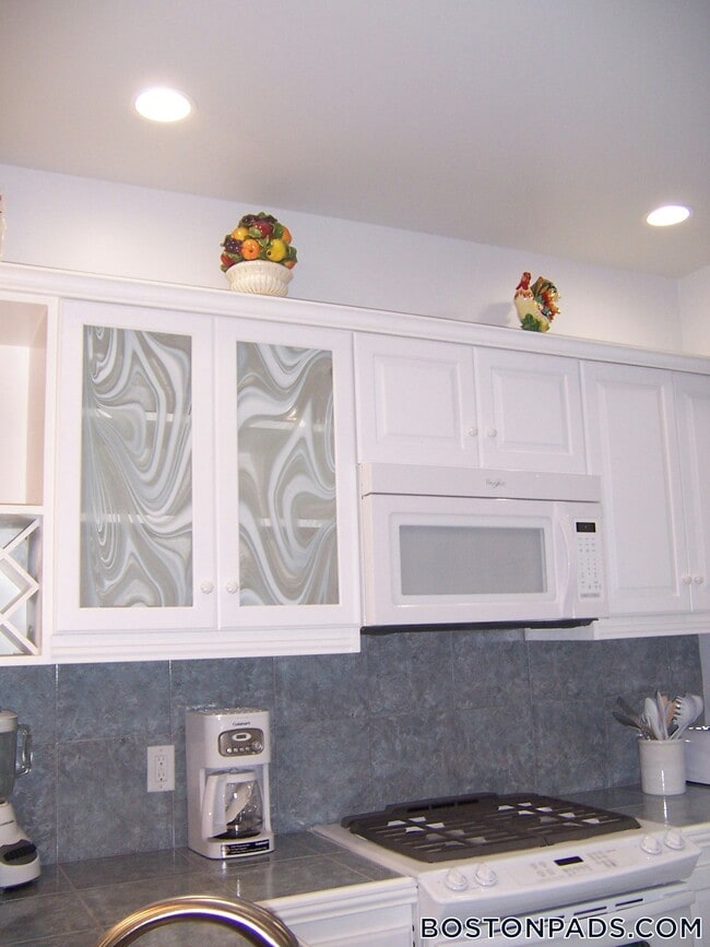 Photo - 188 Maverick St Unidad 2