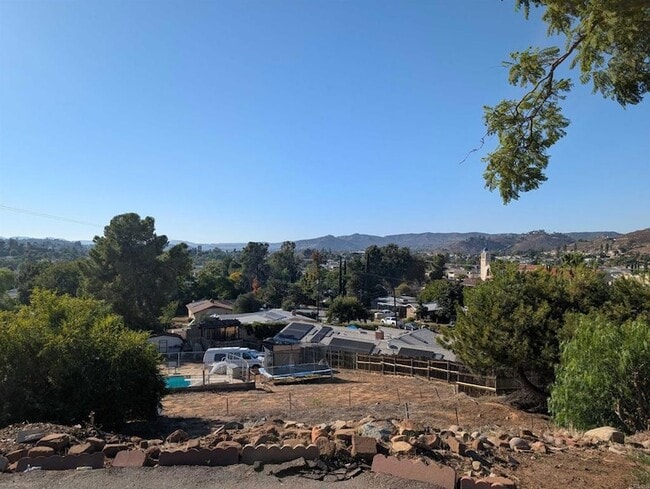 Photo - 9738 Lakeview Rd