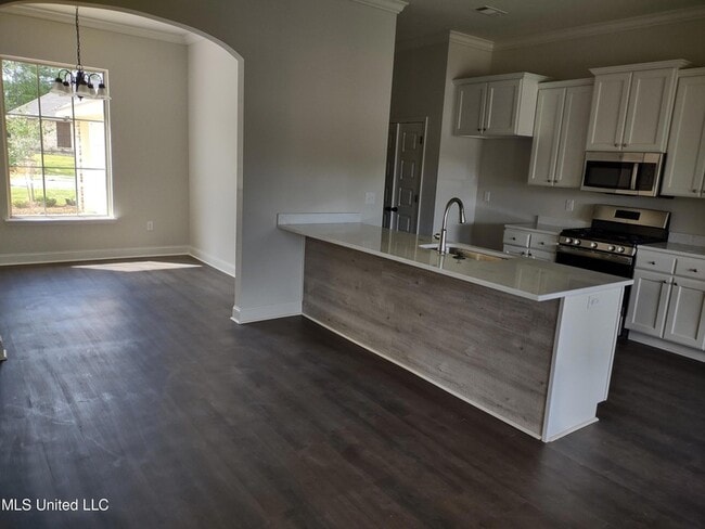Photo - 464 Silver Hill Dr