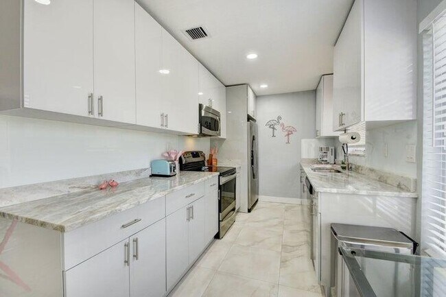 Photo - 1415 Crest Dr