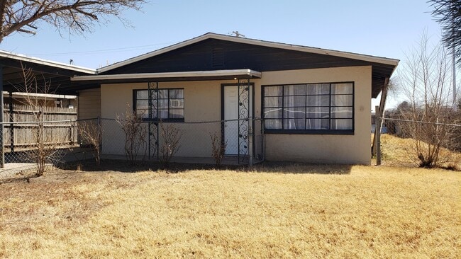 Photo - 900 Davidson Dr Casa