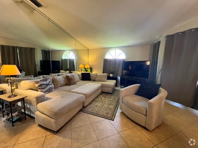 Building Photo - 5258 Europa Dr Unit F Rental