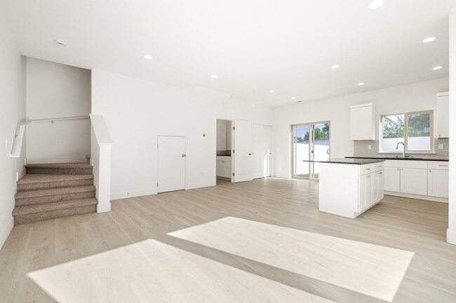 Photo - 1163 S Underwood St