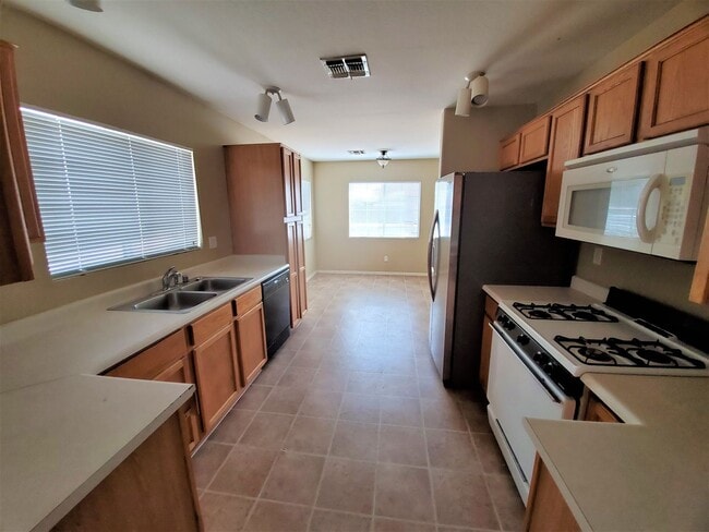 Photo - Great 3 Bedroom, Cul-de-Sac, All Appliances!