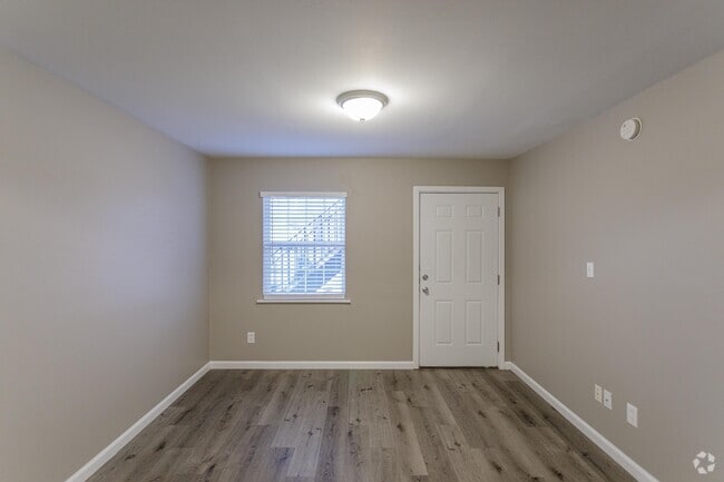 1BR, 1BA - 600SF