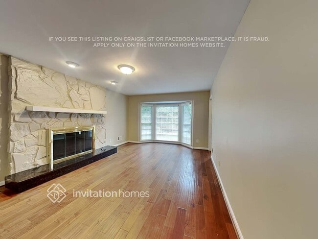 Photo - 3792 Old Bridge Way