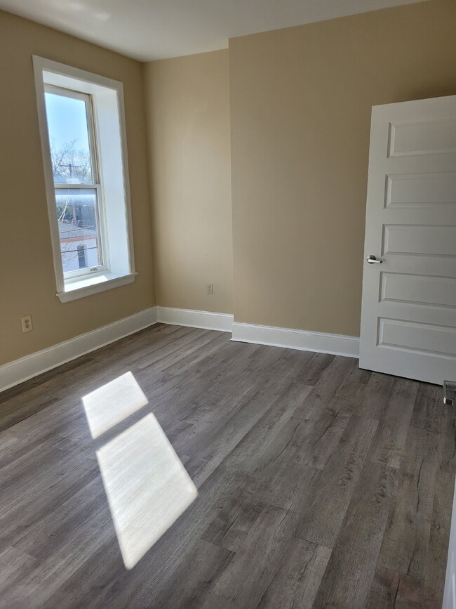 Photo - Bright Two Bedroom Apartment on Penn Ave., Wilkinsburg Unit 32